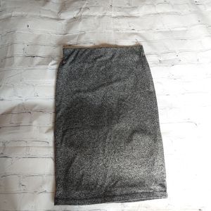 Midi/ below the knee sweater skirt, sz M, gray, elastic waistband